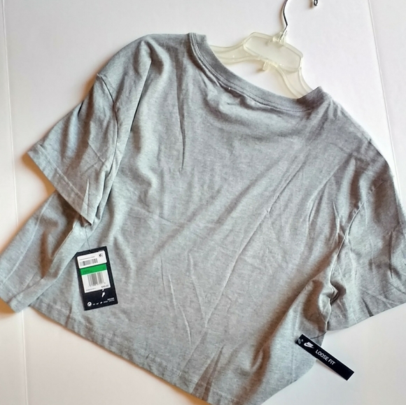 Nike Short Sleeve Gray Crop-t shirt - Picture 4 of 4